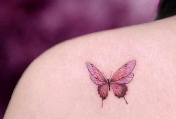 Winziges Tattoo, Schmetterlingmotiv